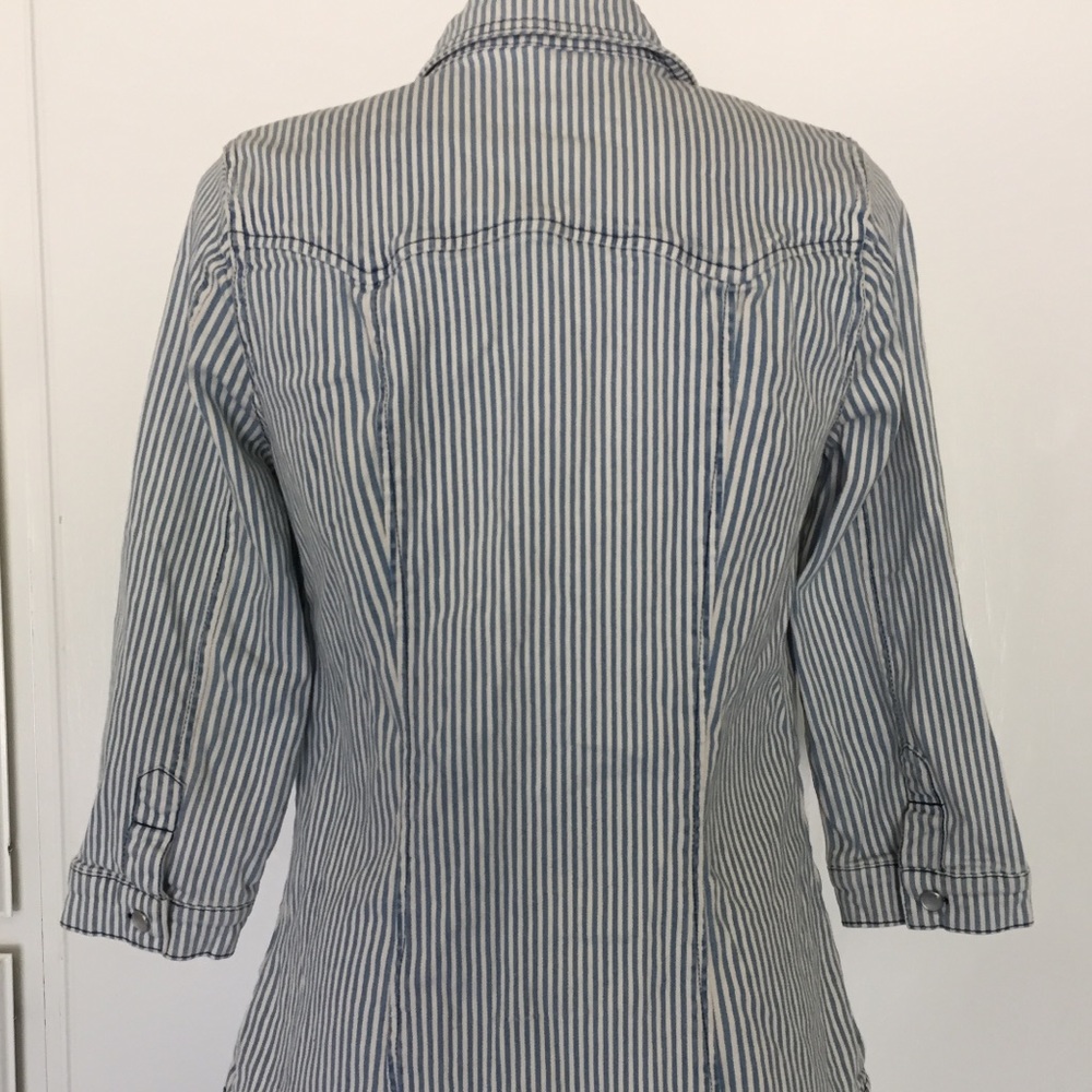 Button Down Conductor Shirt - Picture 6 of 10